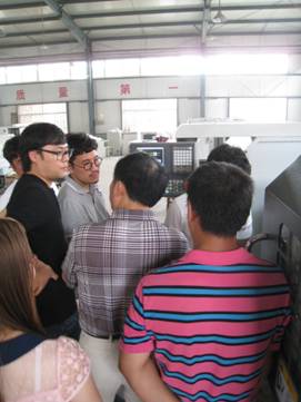 韓國(guó)客戶來公司考察，簽訂采購(gòu)合同